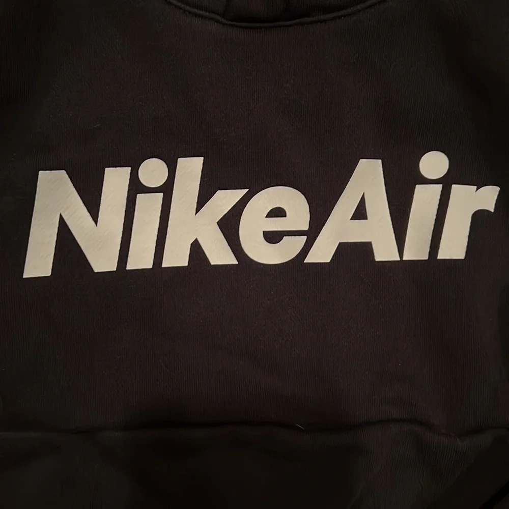 𝅺NIKE Air sweatshirt.